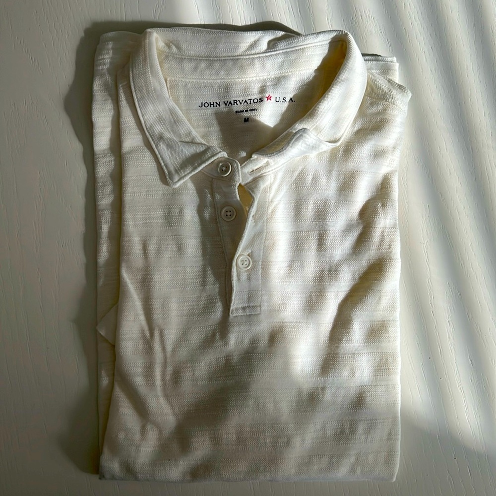 Brand John Varvatos. Color white. T-shirt size medium. This shirt is for men